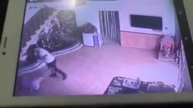 Cảnh Kinh Hoàng: Bạn Trai Tàn Nhẫn Đâm Đánh Nữ Nhân Tại Motel