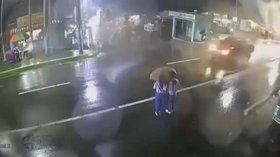Cú Sốc! Đêm Sôi Động ở Việt Nam Khi Đầu Mây Bật Đèn Đêm – Không Thể Rời Mắt!