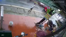 Nam Việt Nam Đánh Mất Niềm Tin: Khoảnh Khắc Đau Lòng Khi Người Đàn Ông Chán Nản Cuộc Sống