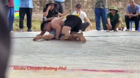 WWE tại làng: Bị gãy cổ, dân mạng hoảng loạn!